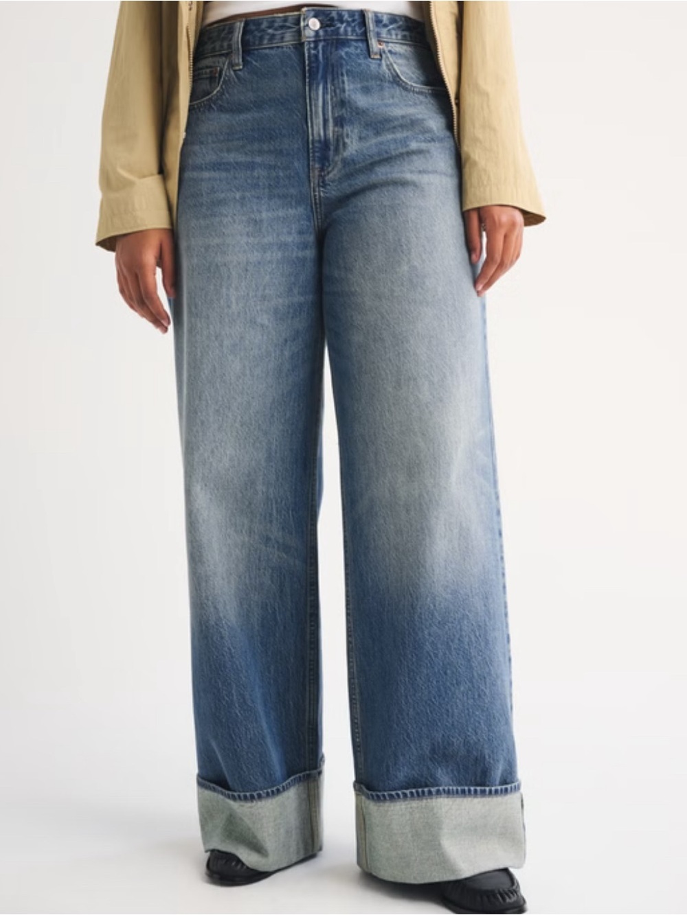 Abercrombie & Fitch High Rise Wide Leg Cuffed Jean MEDIUM CUFFED HEM 28 reg
